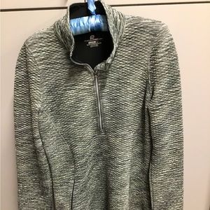 Roadrunner women’s quilted athletic pullover